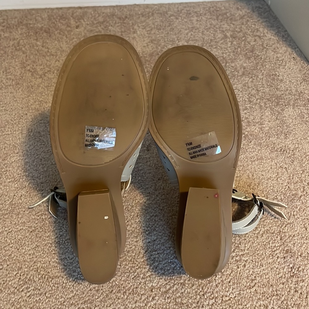 True Craft Woman’s Open-Toed Block Heel 3” Tan Sz… - image 8